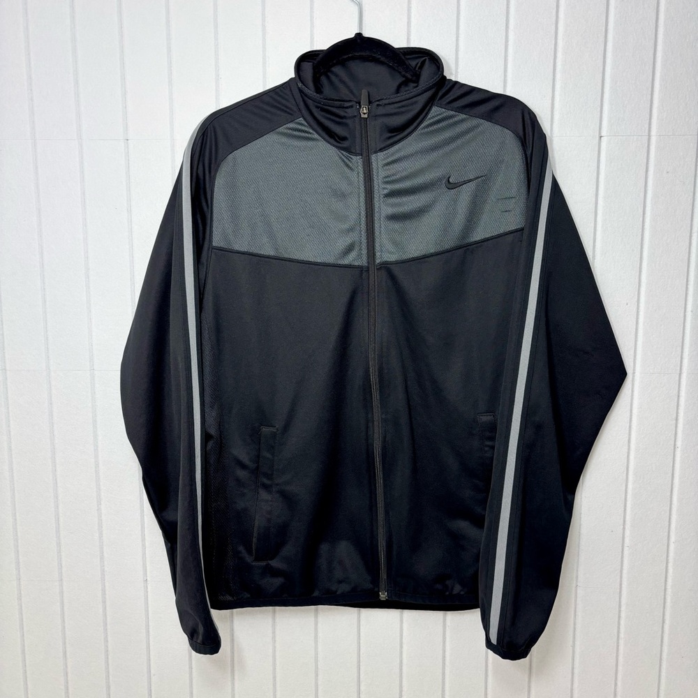 Nike Men's Black and Gray‎ Full Zip lightweight Windbreaker Size M